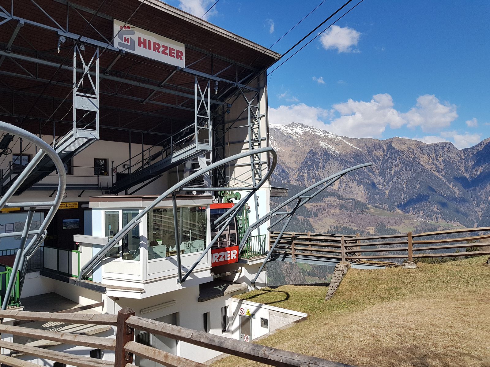 Hirzer-Seilbahn_10.jpg