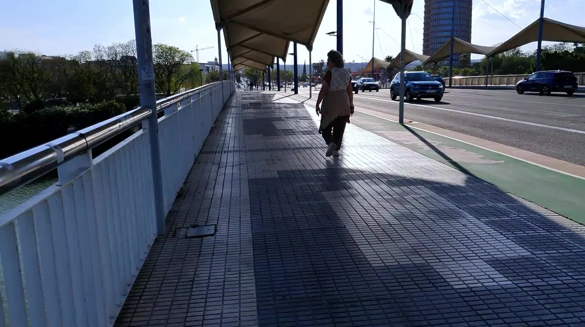 VID_20250506_192159.mp4